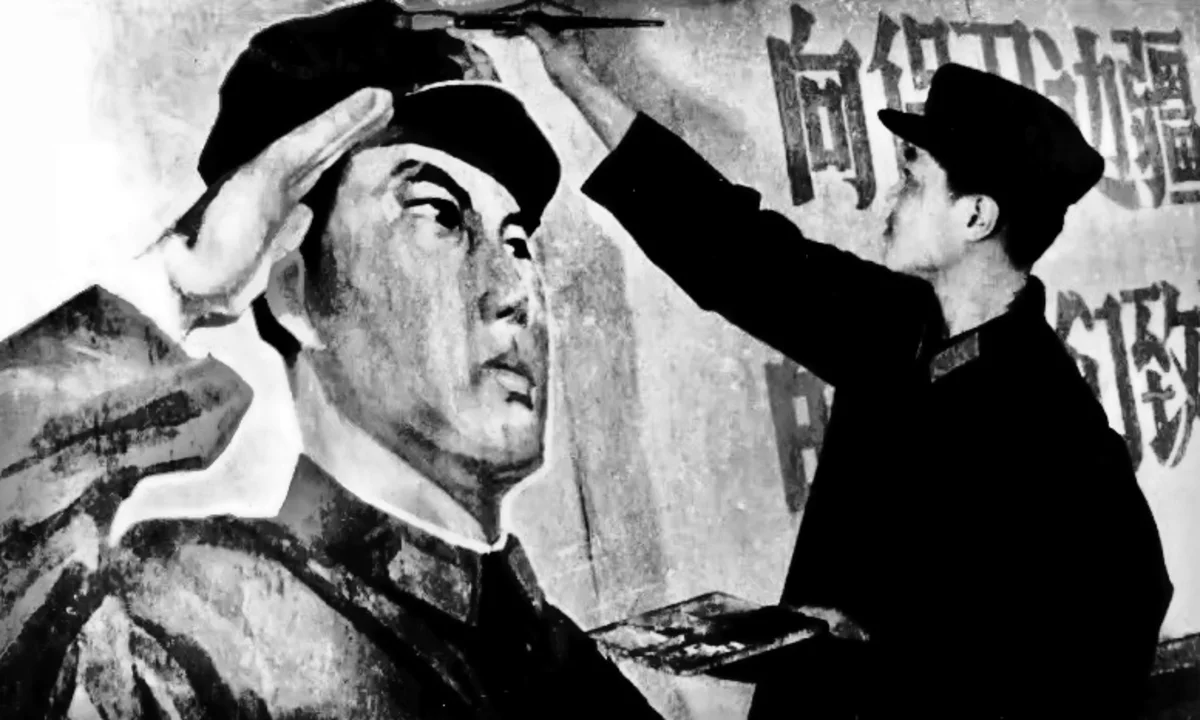 1979年，在成都军区总医院俱乐部创作中越自卫反击战宣传画